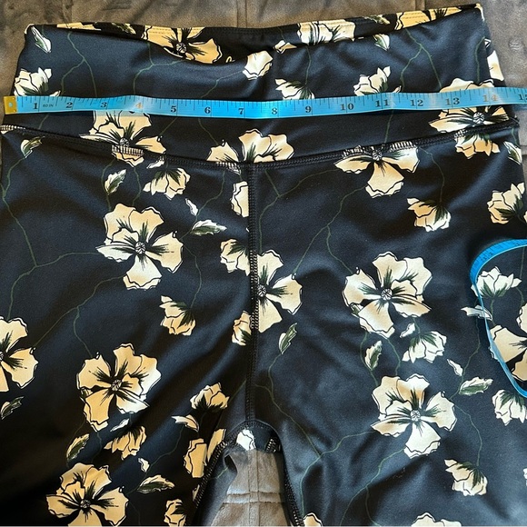 Sam Edelman High Waisted Floral Cropped Leggings Size L - Picture 8 of 10